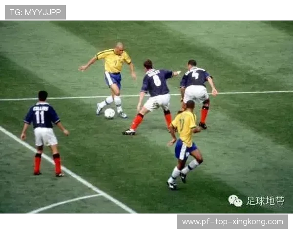 拉门斯：曼联为我花了巨款，我将肩负首发门将的重任，曼联拉师傅是谁